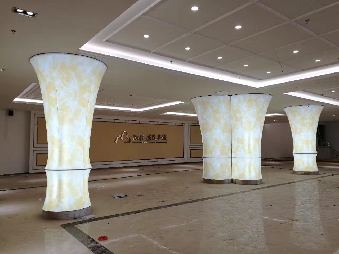 Pillar Translucent Image